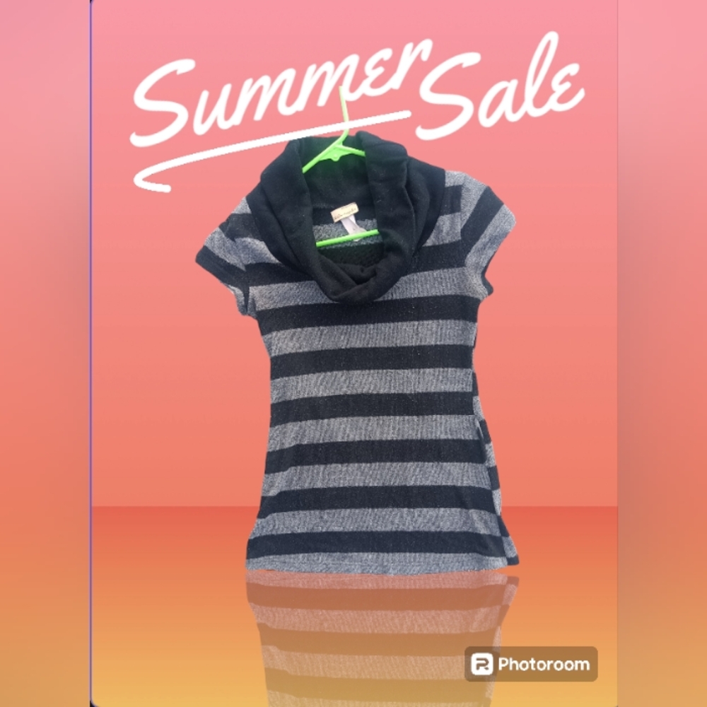 'Fashion Magazine' Black& Grey Striped  So Very Comfy Top.  Size Large
